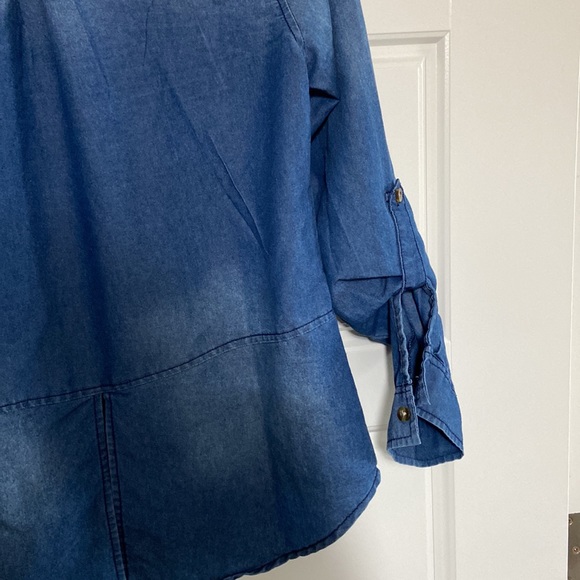 CHARLOTTE RUSSE JEAN BLOUSE Size medium - Picture 10 of 11